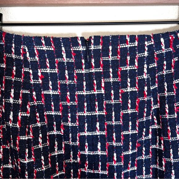 NWT TALBOTS kilt style embroidered pencil skirt 4 - Picture 6 of 7